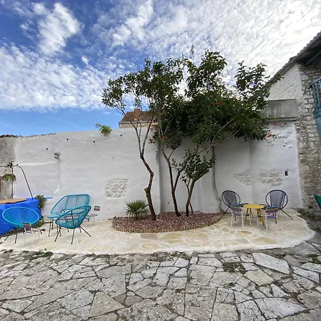 Location Maison L'embellie Holiday home